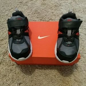 Like New Toddler Boys Nike Sneakers